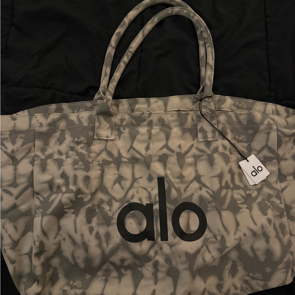 ALO Yoga Camouflage Tote Bag - Gray and Black